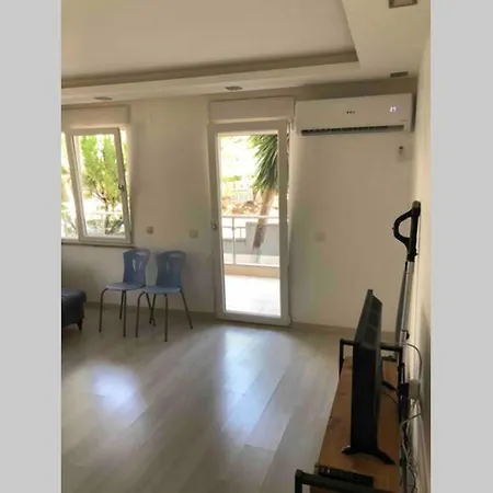 شقة Dunyaca Unlu Konyaalti Plajina 150mt Uzaklikta 1+1 *