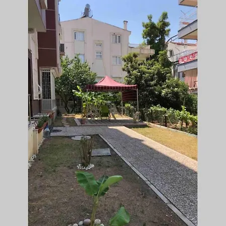 Dunyaca Unlu Konyaalti Plajina 150mt Uzaklikta 1+1