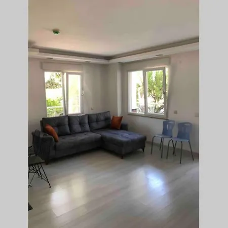 Dunyaca Unlu Konyaalti Plajina 150mt Uzaklikta 1+1 * Antalya